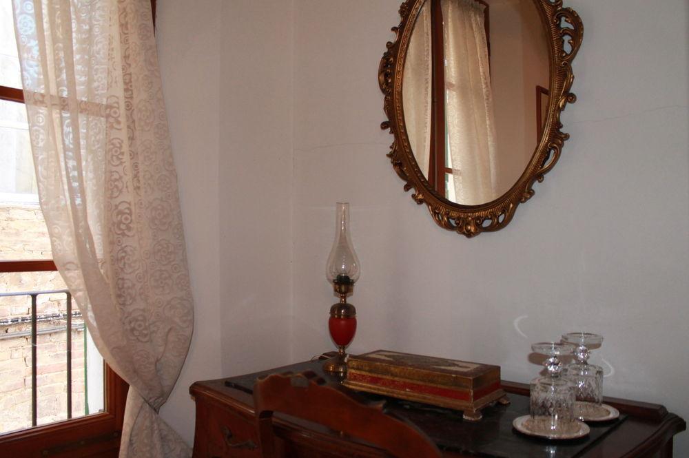 Bed and Breakfast Palazzo Masi Сиена Экстерьер фото